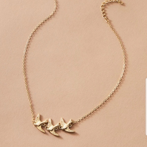 ♡Gabrielle♡ Dove Necklace - Picture 2 of 4